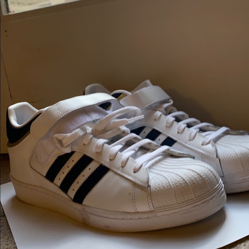 New Adidas men’s sneaker